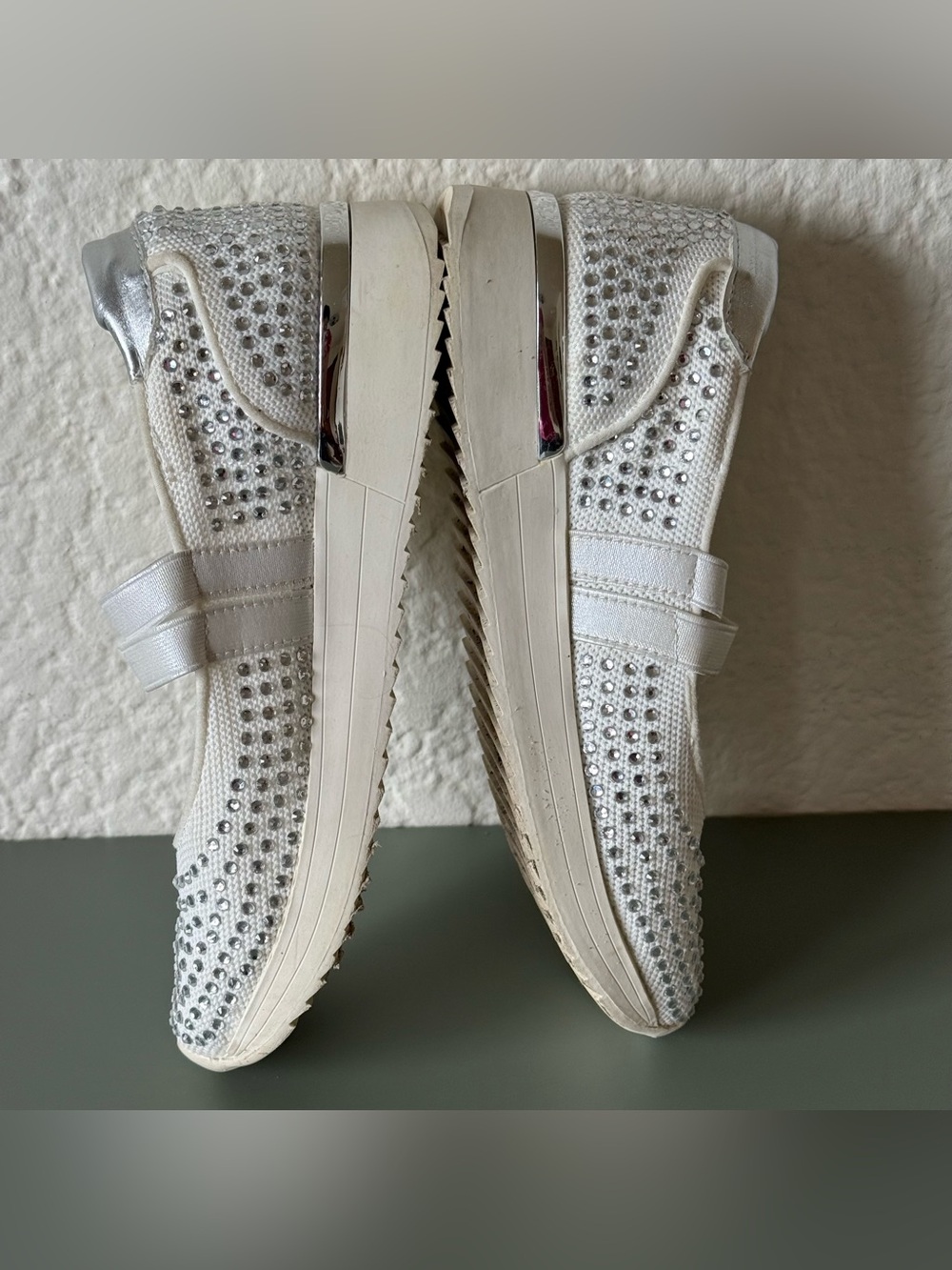 Kenneth Cole Reaction Caldwell Women's Walking white rhinestones sz 7 - Picture 3 of 9